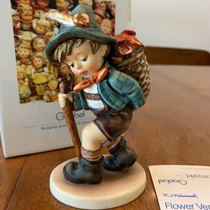 Goebel M.J. Hummel Flower Vendor 381 w Box